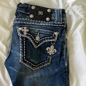 Miss Me, bootcut jeans, size 26, medium dark wash, white stitching
